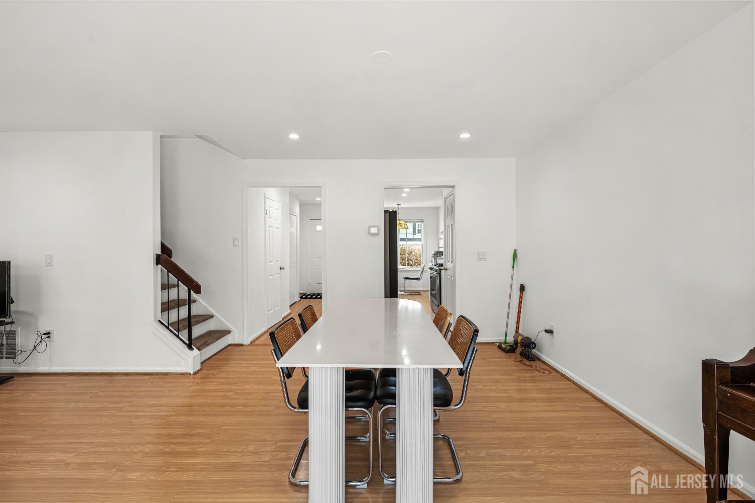 5 Hawthorn, Edison, NJ, 08820