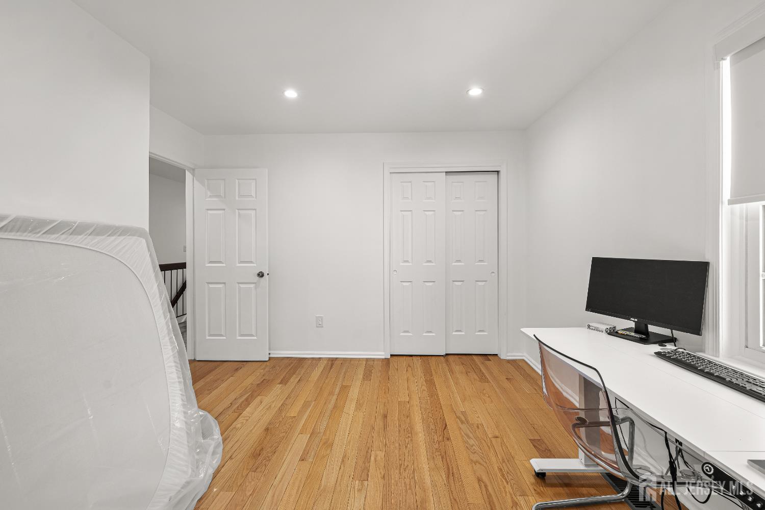 5 Hawthorn, Edison, NJ, 08820