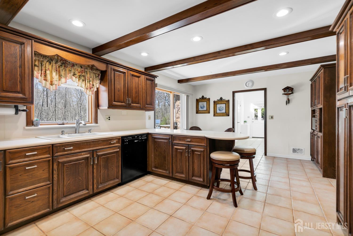 262 Skyline, Long Hill, NJ, 07946