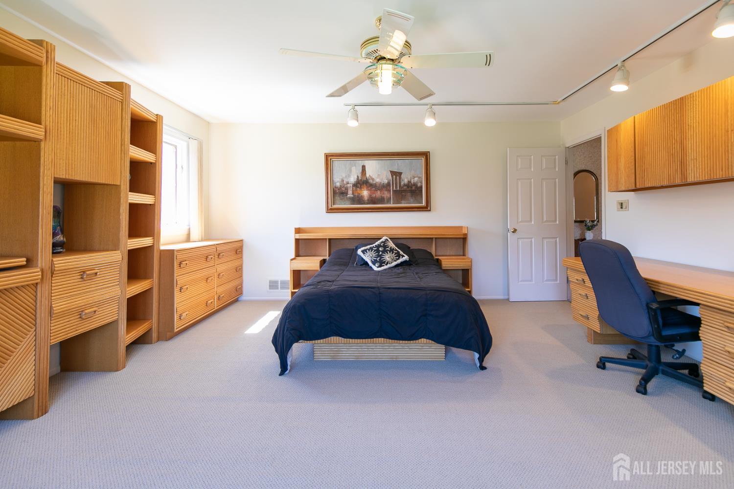 262 Skyline, Long Hill, NJ, 07946