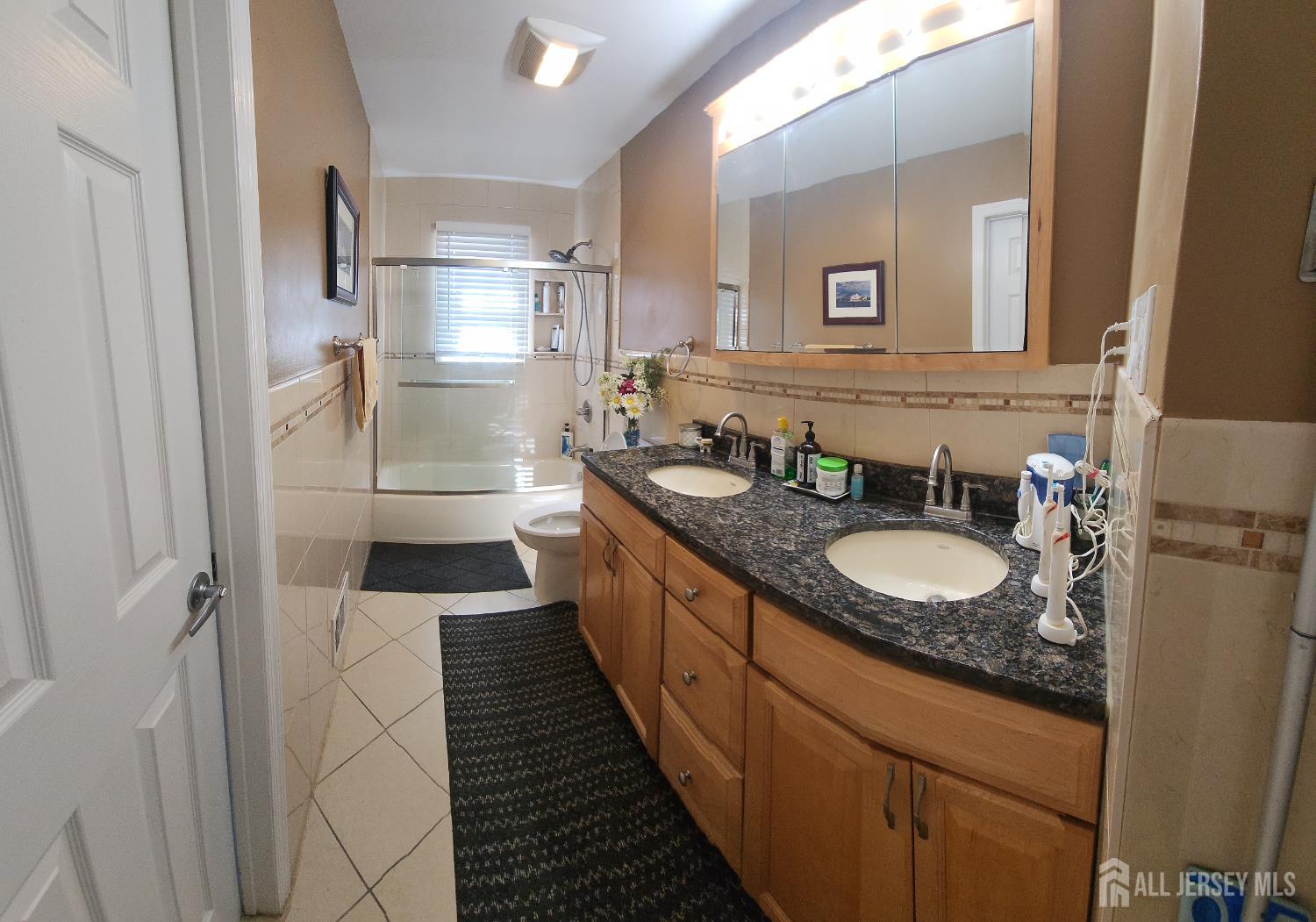 71 Rodak, Edison, NJ, 08817