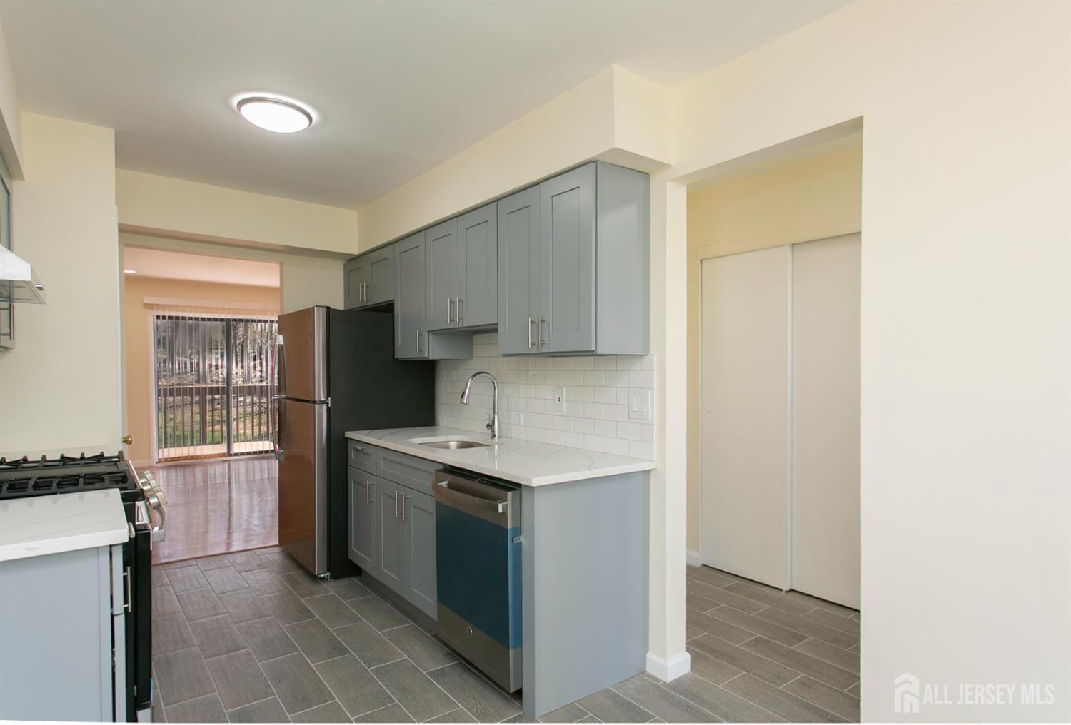 7 Cactus, Edison, NJ, 08820