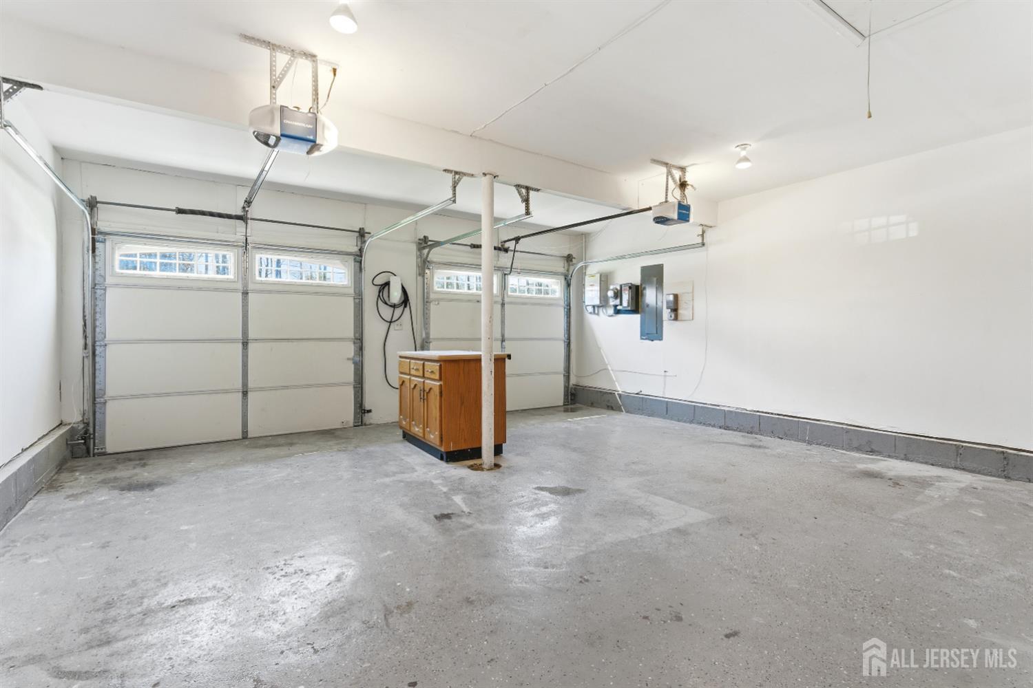 16 McKinley, Edison, NJ, 08820