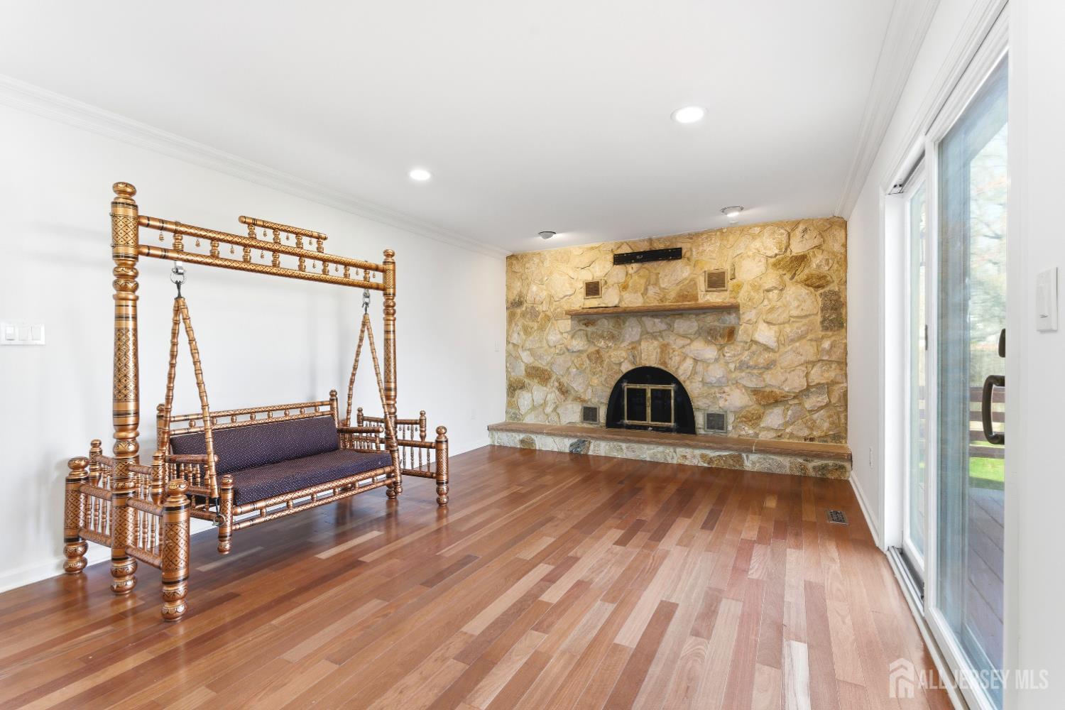 16 McKinley, Edison, NJ, 08820