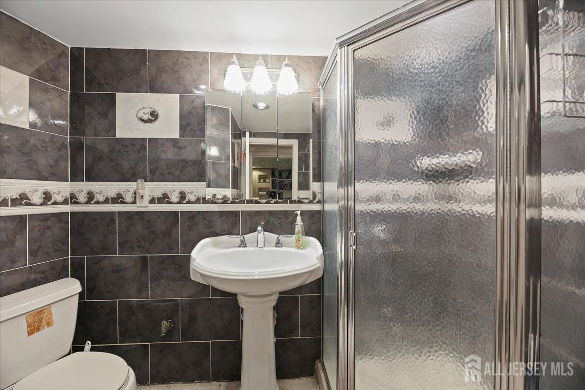 439 Fairview, Colonia, NJ, 07067