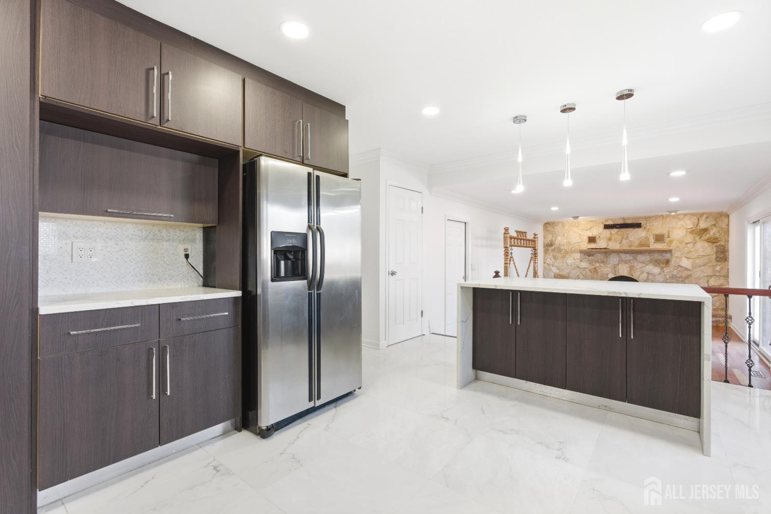 16 McKinley, Edison, NJ, 08820