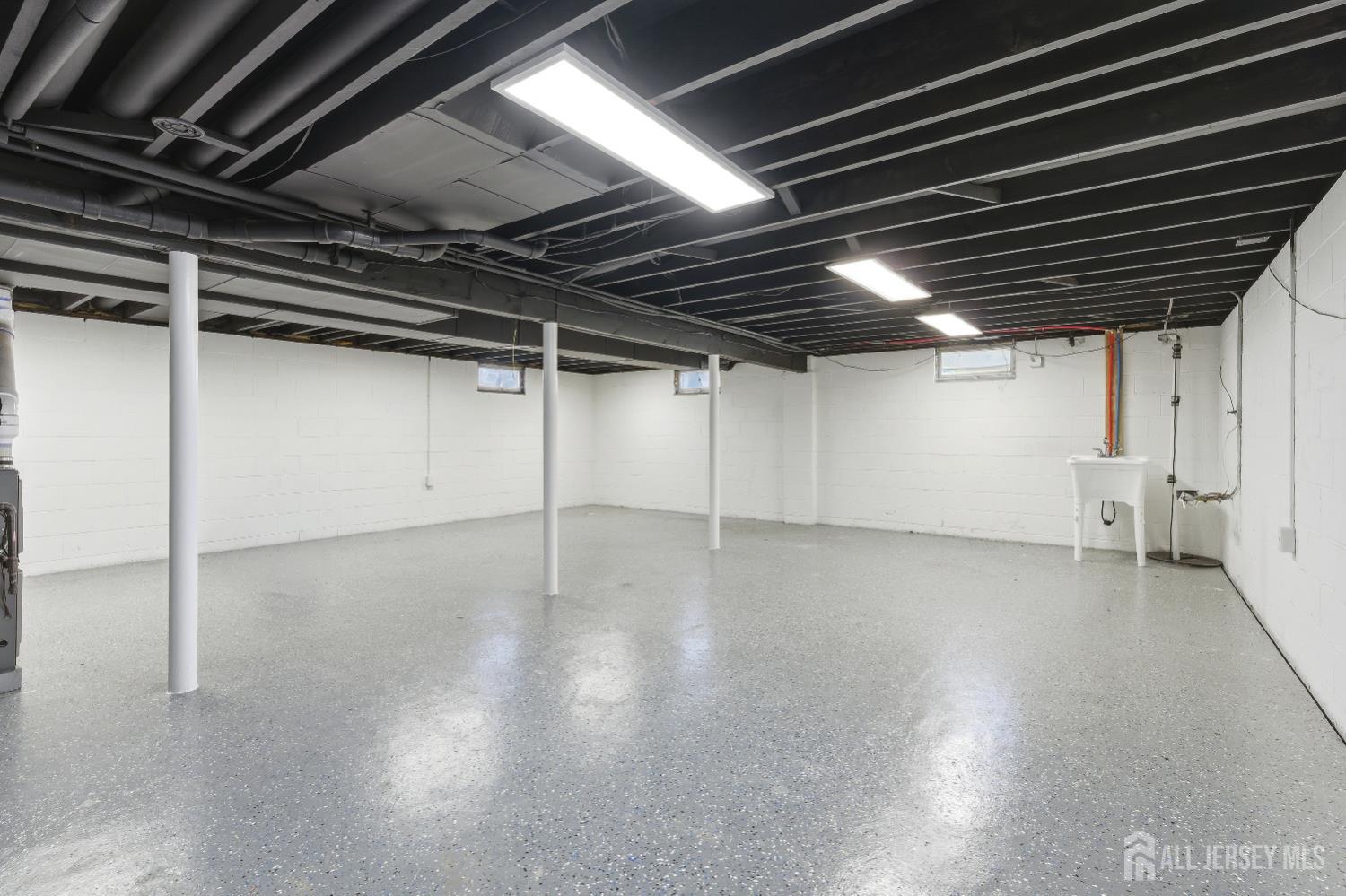 16 McKinley, Edison, NJ, 08820