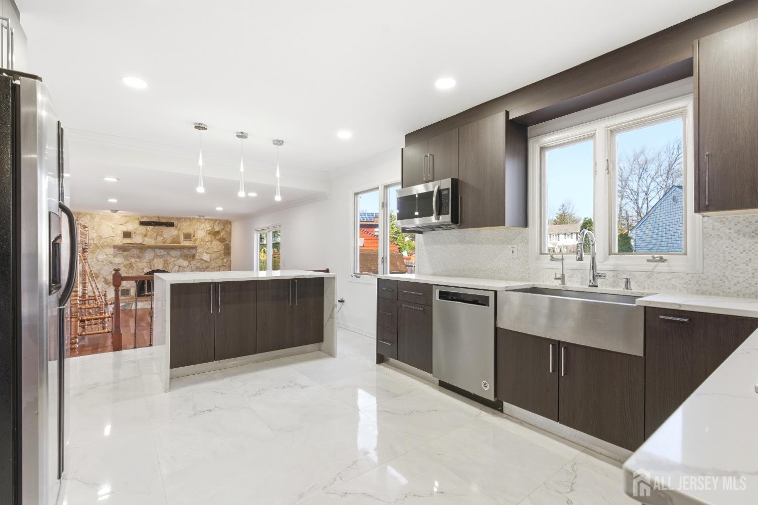 16 McKinley, Edison, NJ, 08820