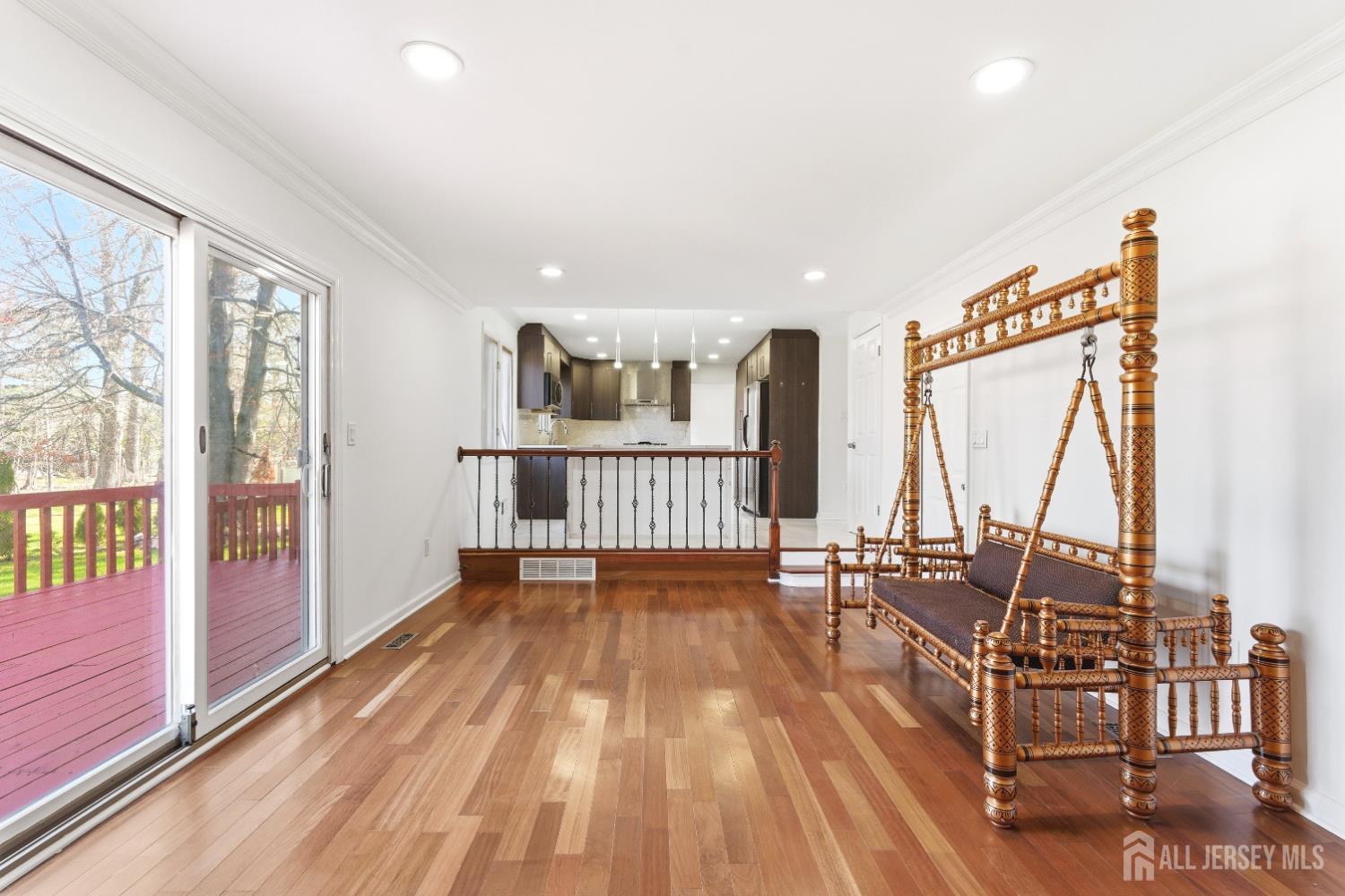 16 McKinley, Edison, NJ, 08820