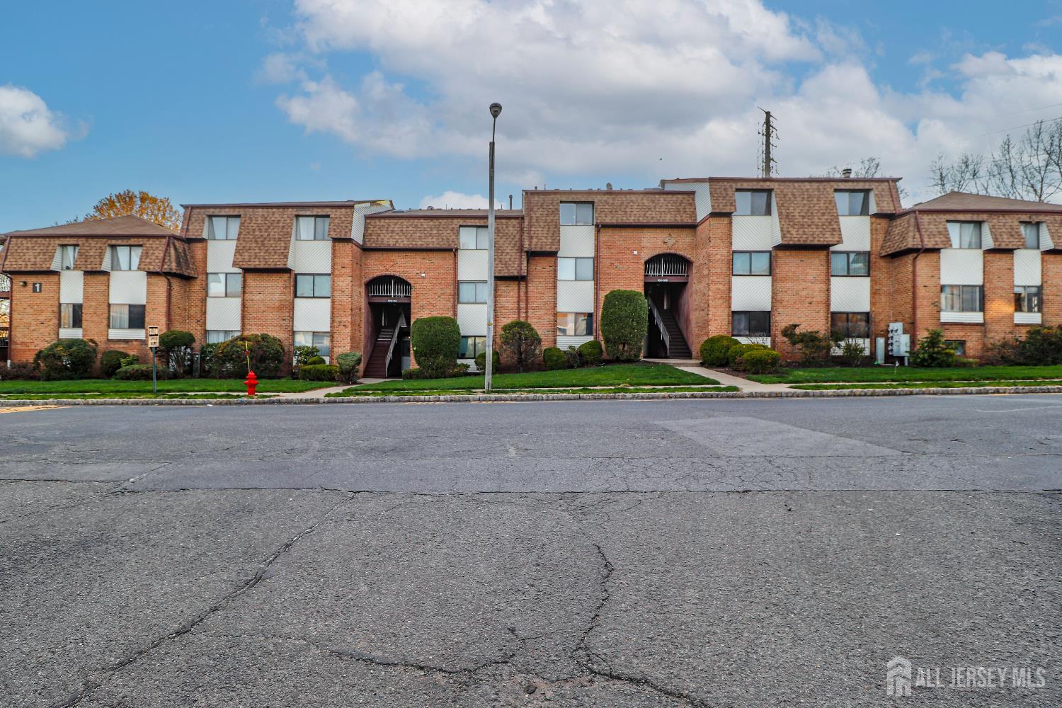 Homes for Sale in Edison, NJ