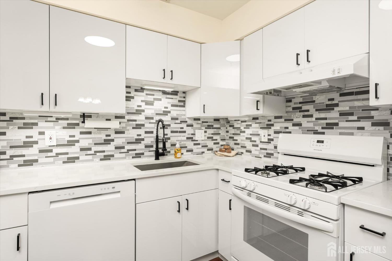 1125 W Waterford, Edison, NJ, 08817