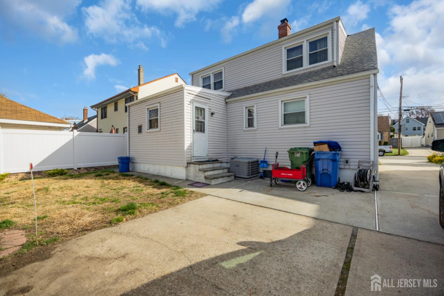 85 Coolidge, Sayreville, NJ, 08859