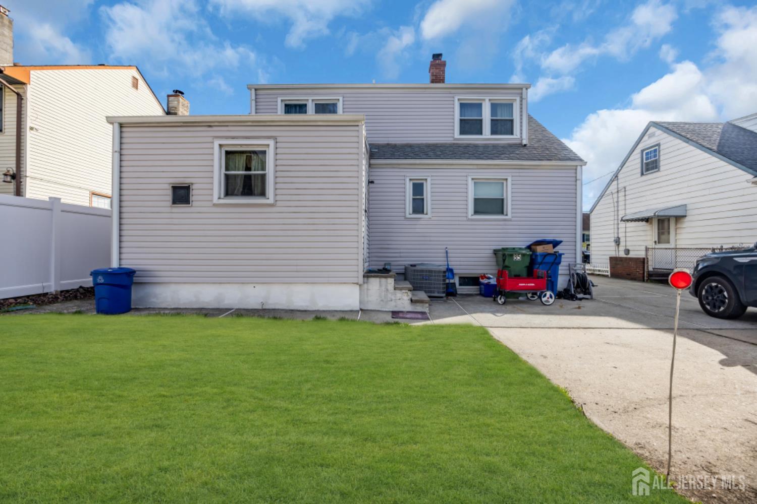 85 Coolidge, Sayreville, NJ, 08859