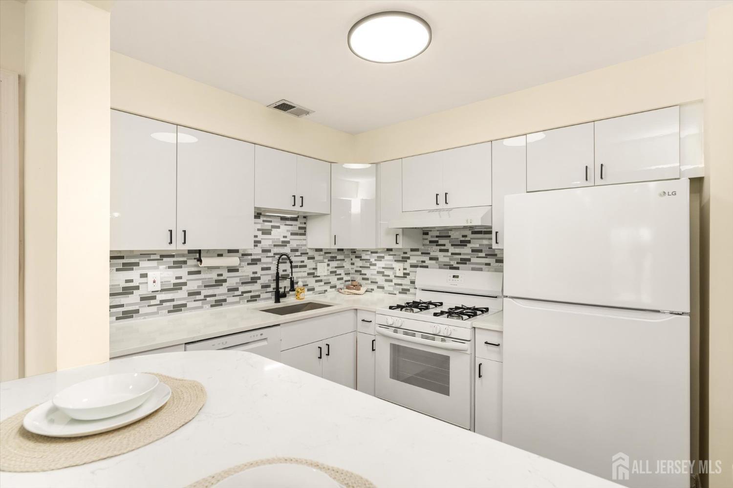 1125 W Waterford, Edison, NJ, 08817