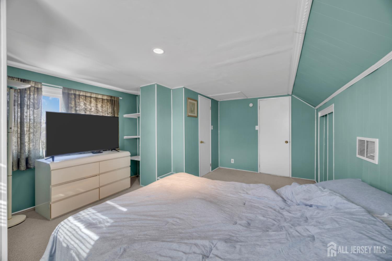 85 Coolidge, Sayreville, NJ, 08859