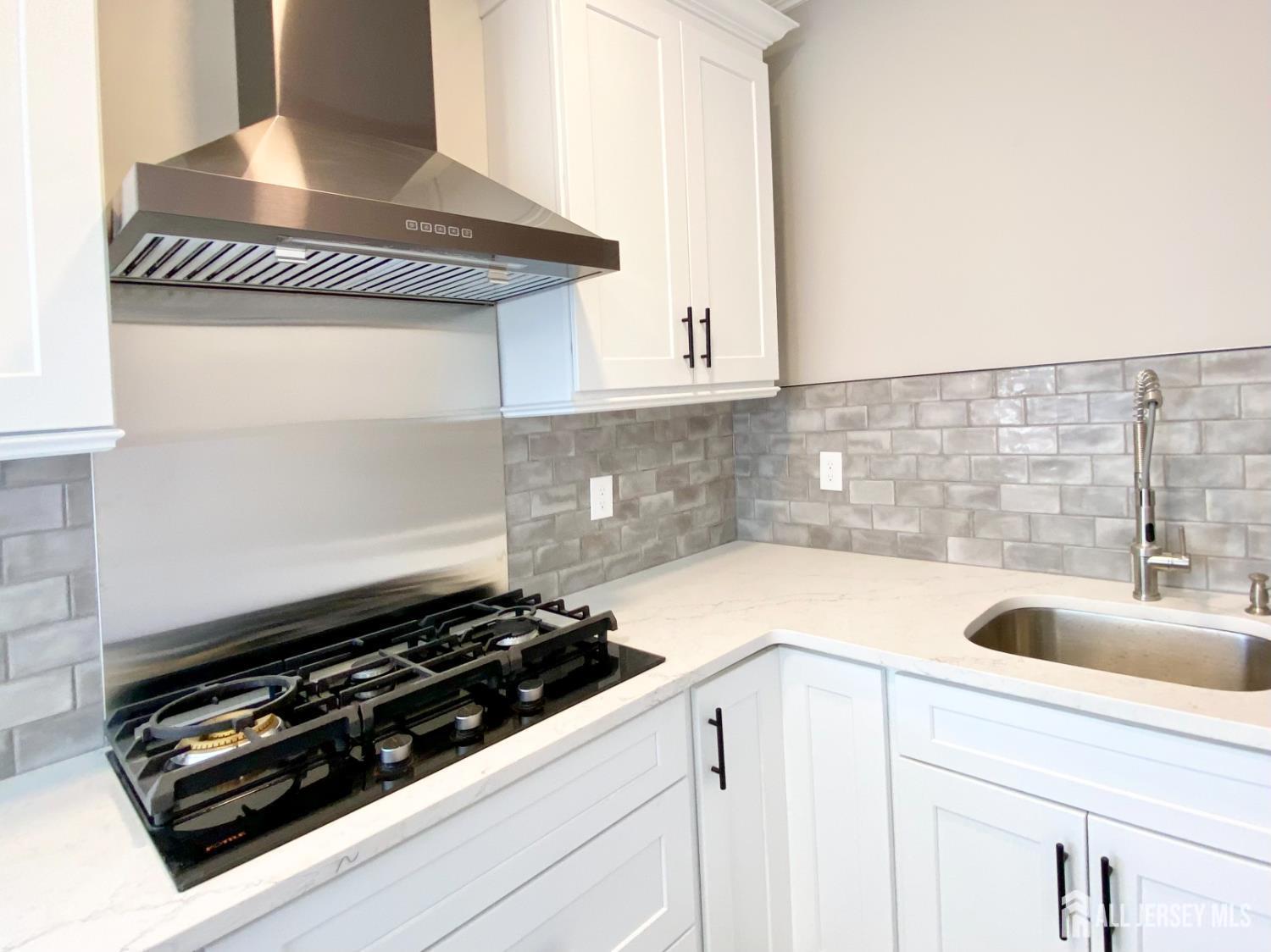 7 Vale, Edison, NJ, 08817