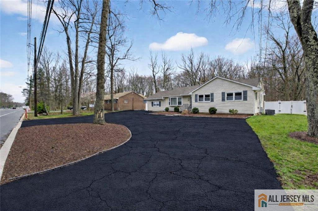 107 Finnegans, South Brunswick, NJ, 08824