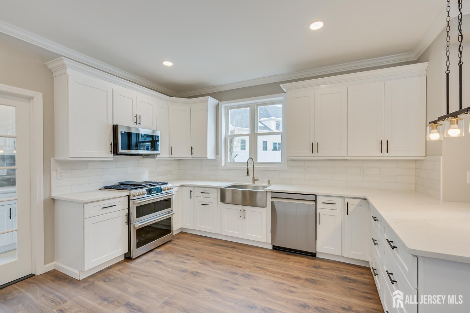 7 Vale, Edison, NJ, 08817