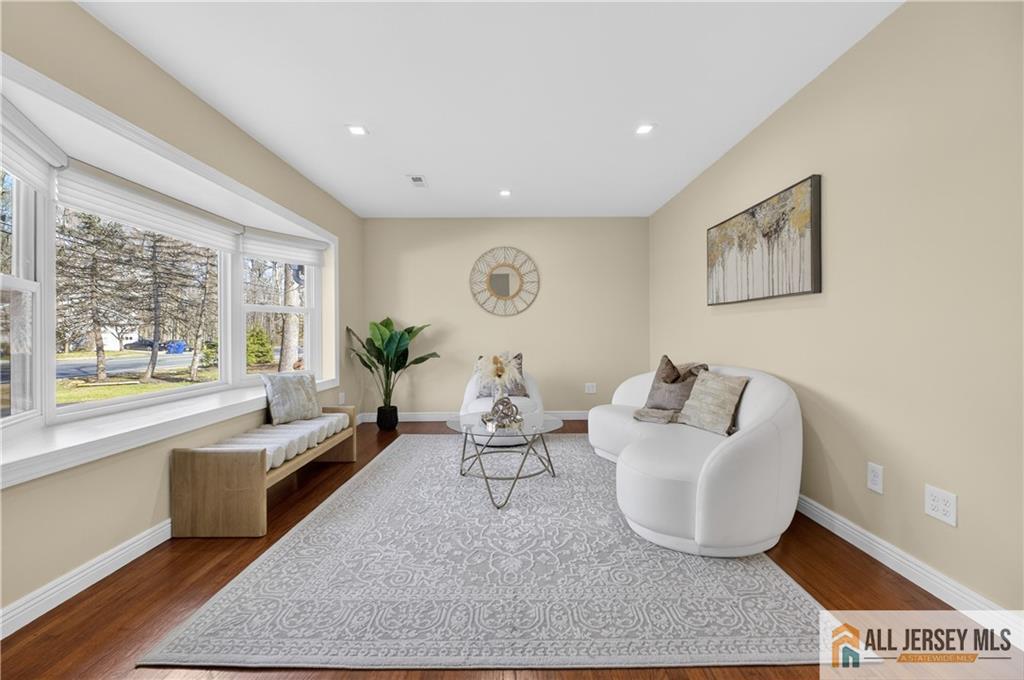 107 Finnegans, South Brunswick, NJ, 08824