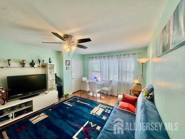 88 Fox UNIT 4A, Edison, NJ, 08817