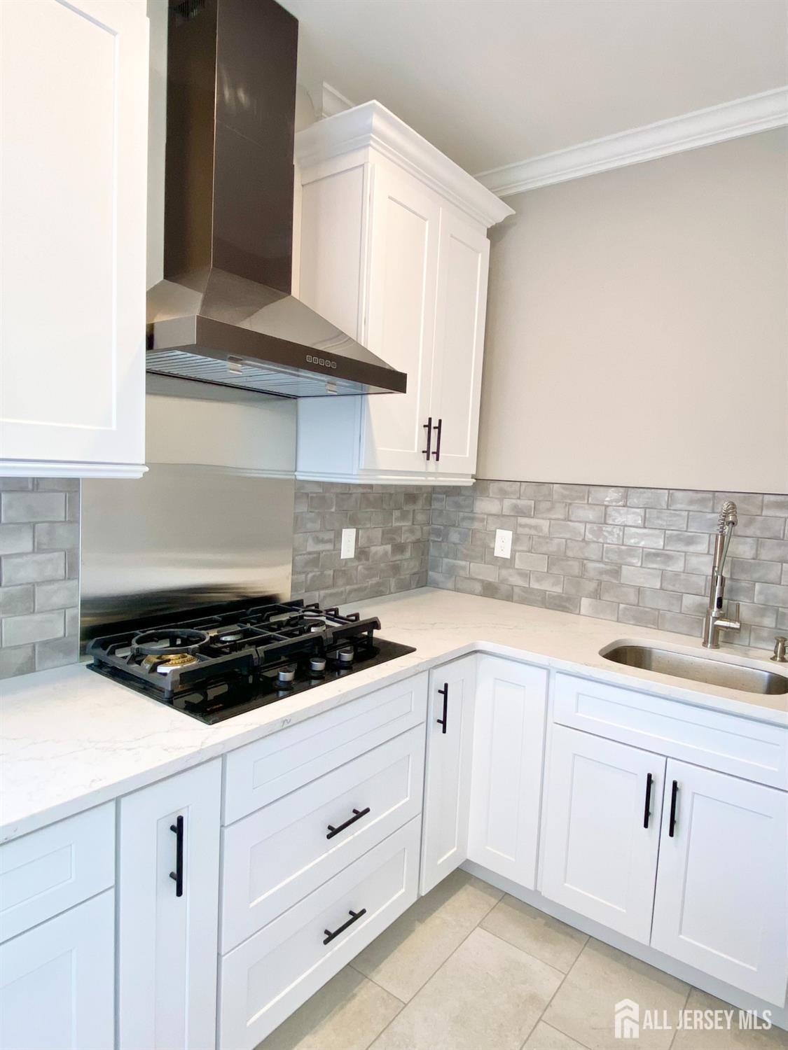 7 Vale, Edison, NJ, 08817