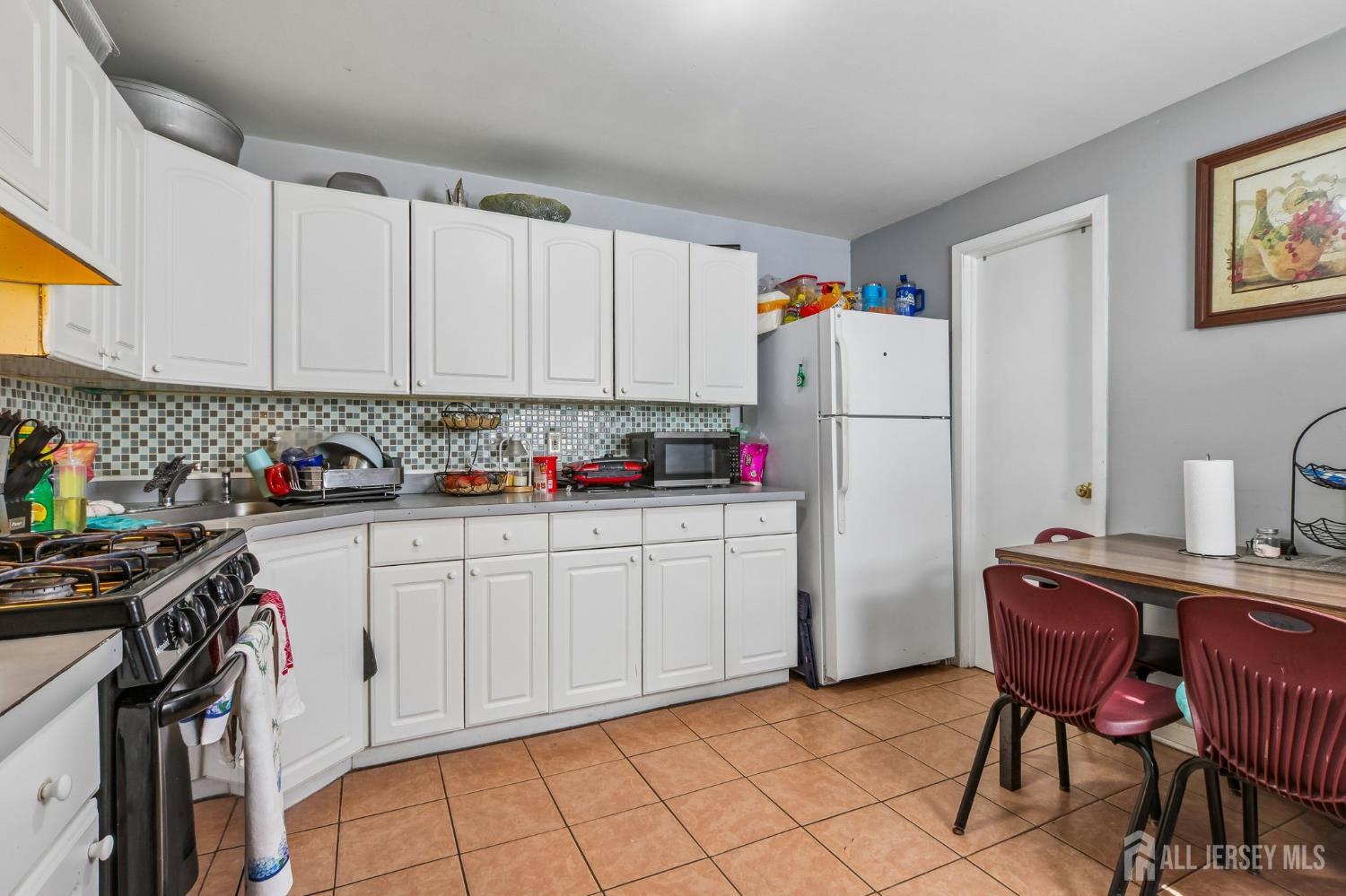 208 Gordon, Perth Amboy, NJ, 08861