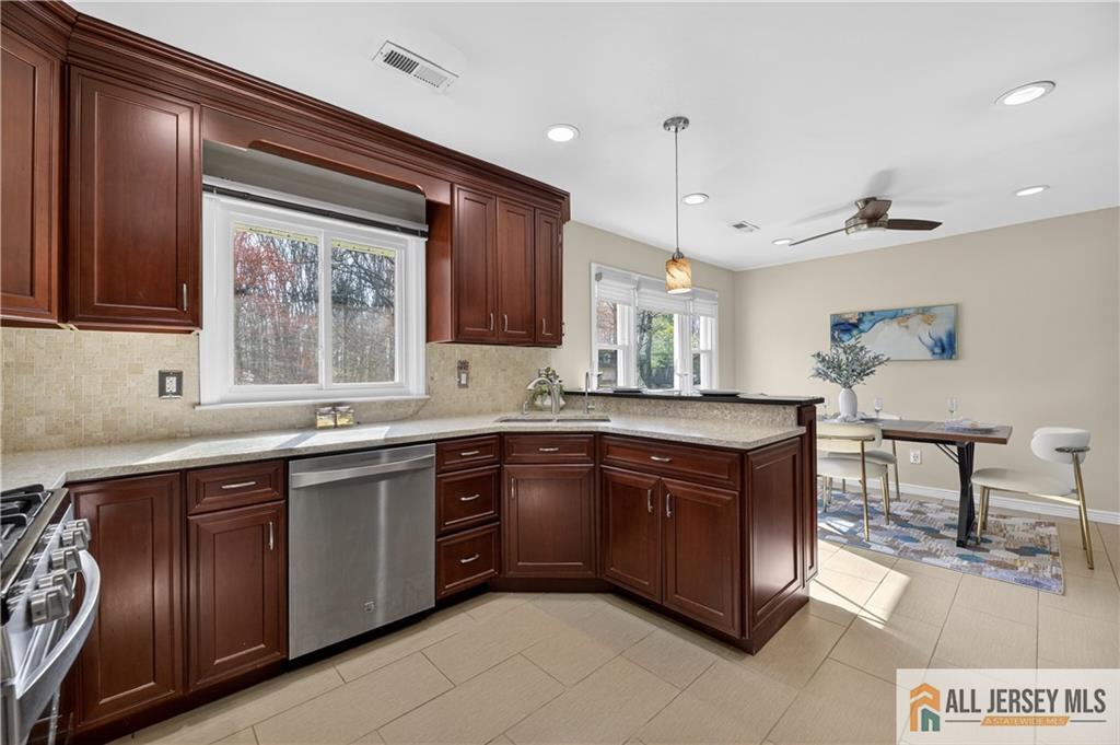 107 Finnegans, South Brunswick, NJ, 08824