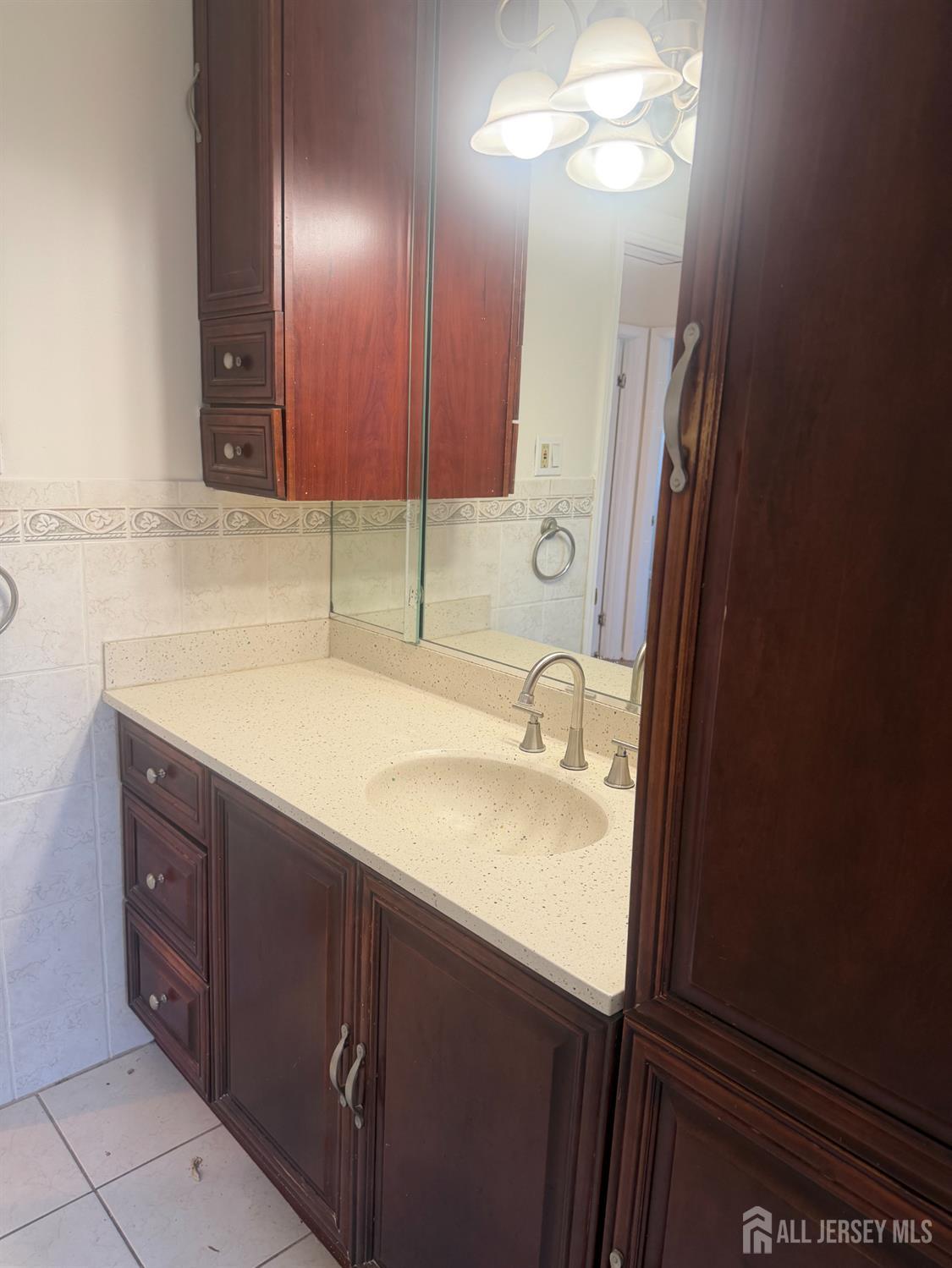 13 OAK WOOD, Parlin, NJ, 08859