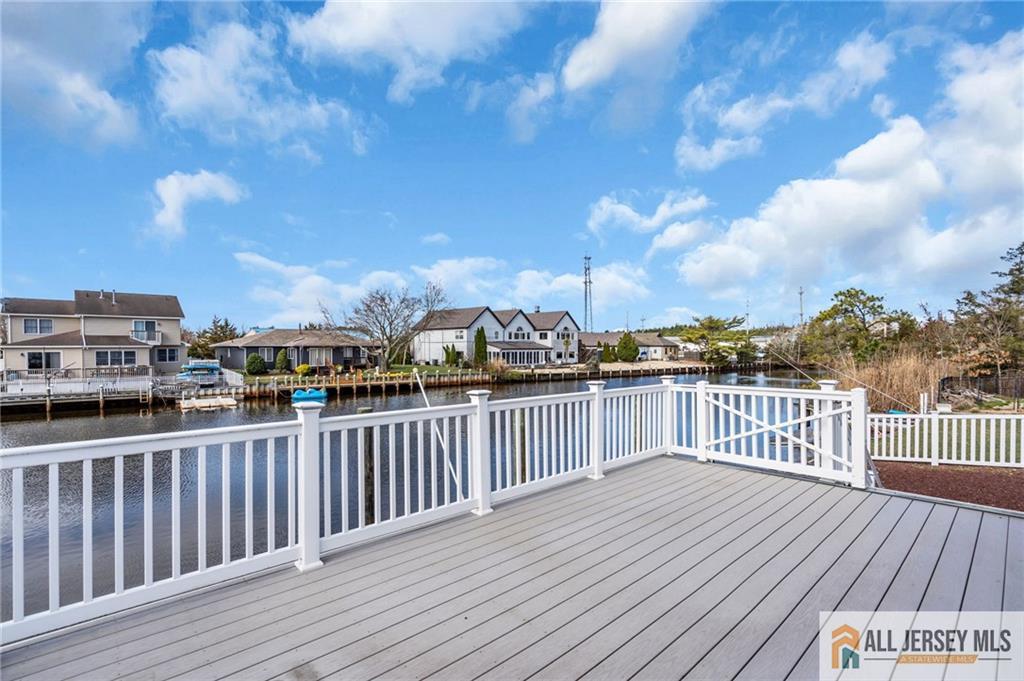 11 Parkers Point, Lacey, NJ, 08731