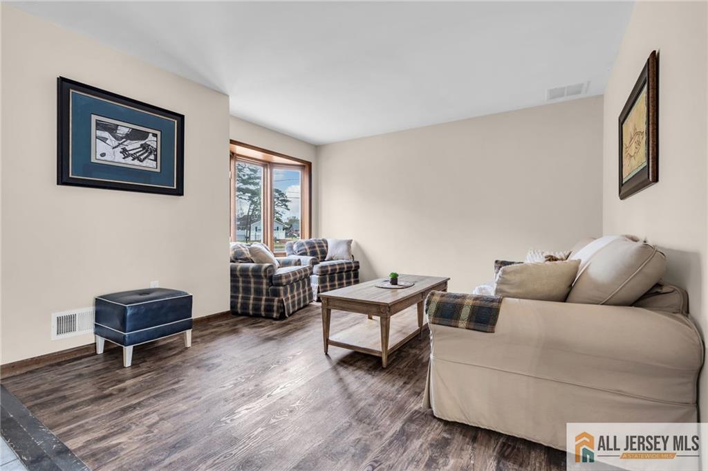 11 Parkers Point, Lacey, NJ, 08731