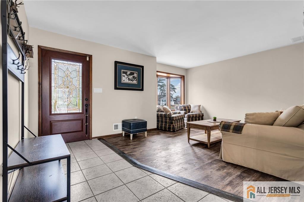 11 Parkers Point, Lacey, NJ, 08731