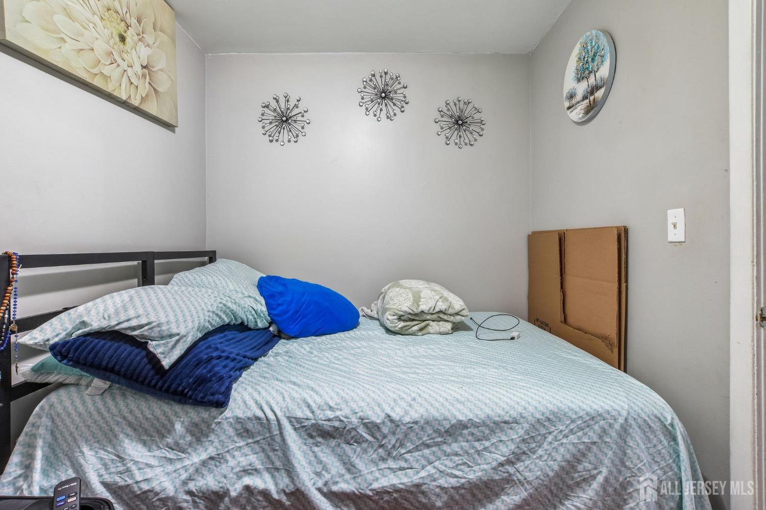 208 Gordon, Perth Amboy, NJ, 08861