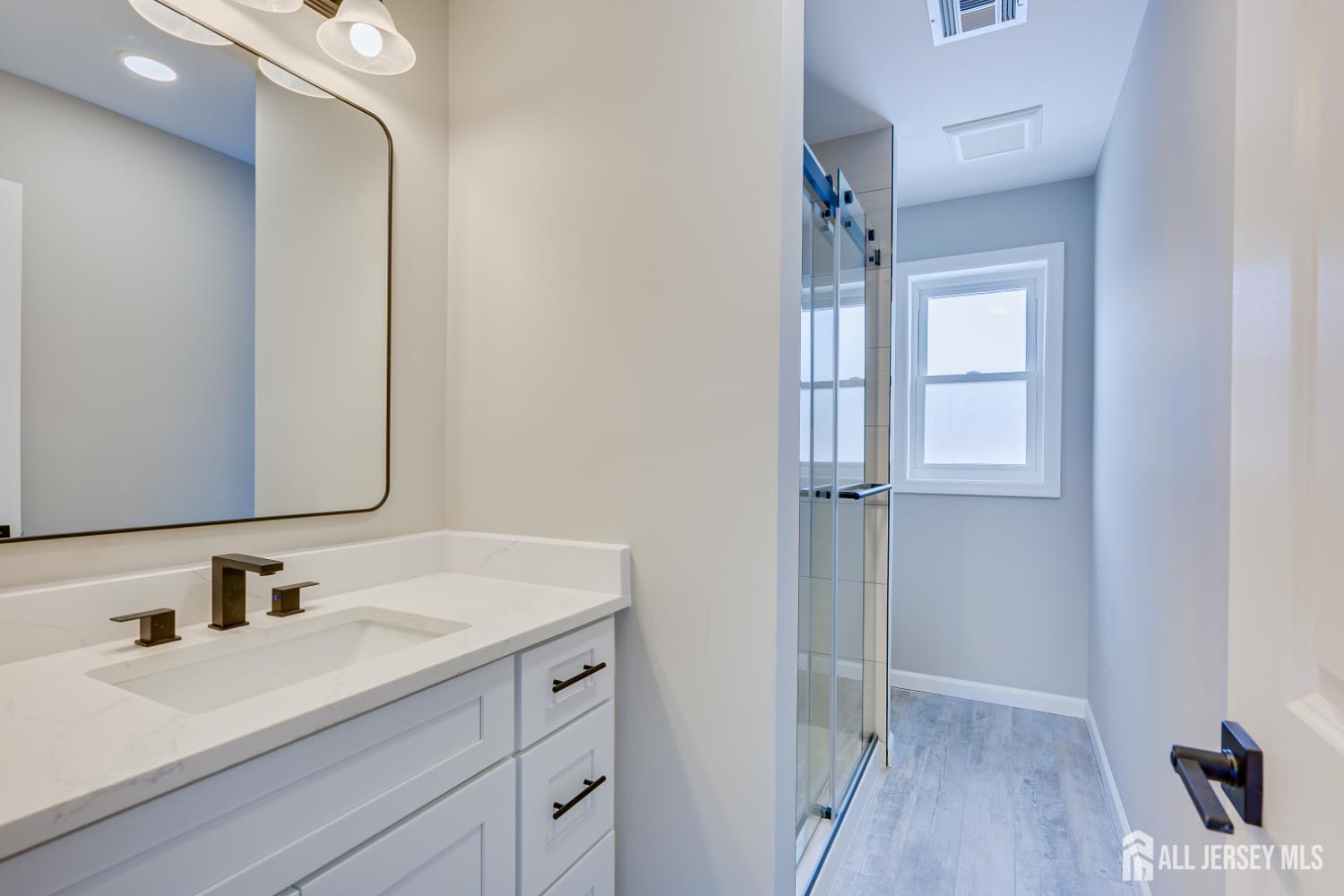 7 Vale, Edison, NJ, 08817