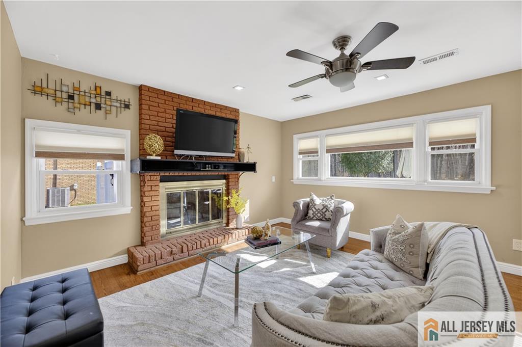 107 Finnegans, South Brunswick, NJ, 08824