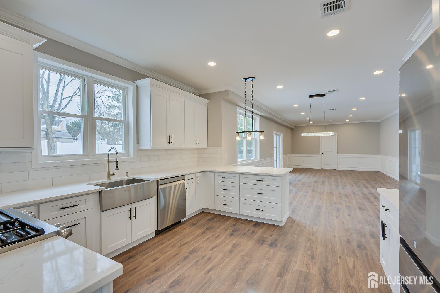 7 Vale, Edison, NJ, 08817