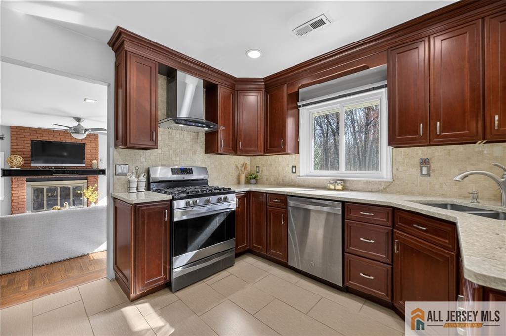 107 Finnegans, South Brunswick, NJ, 08824