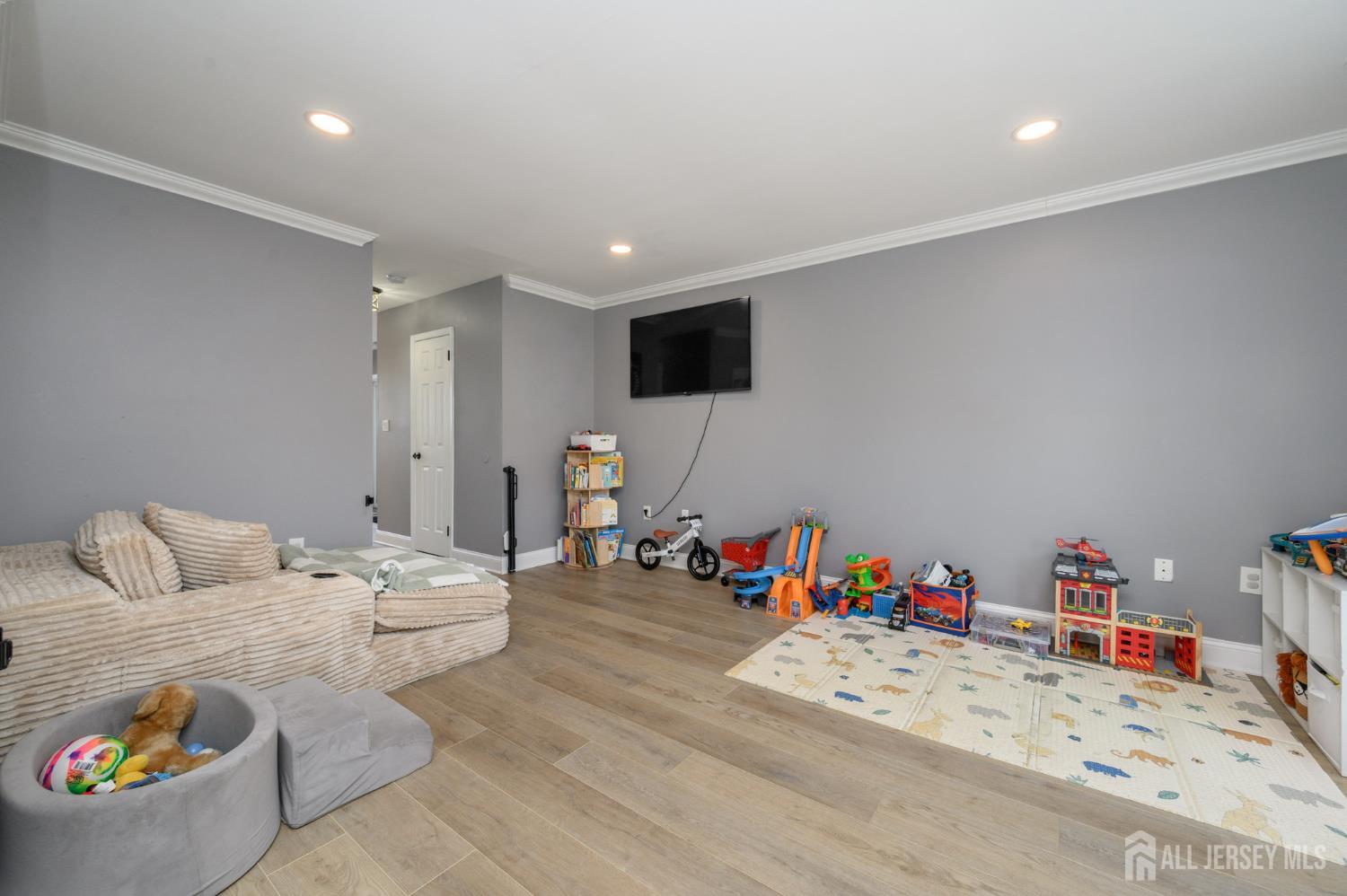 55 Augusta, Tinton Falls, NJ, 07712