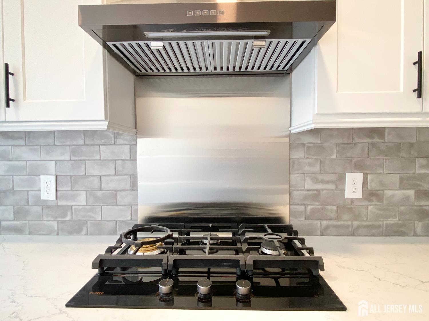 7 Vale, Edison, NJ, 08817