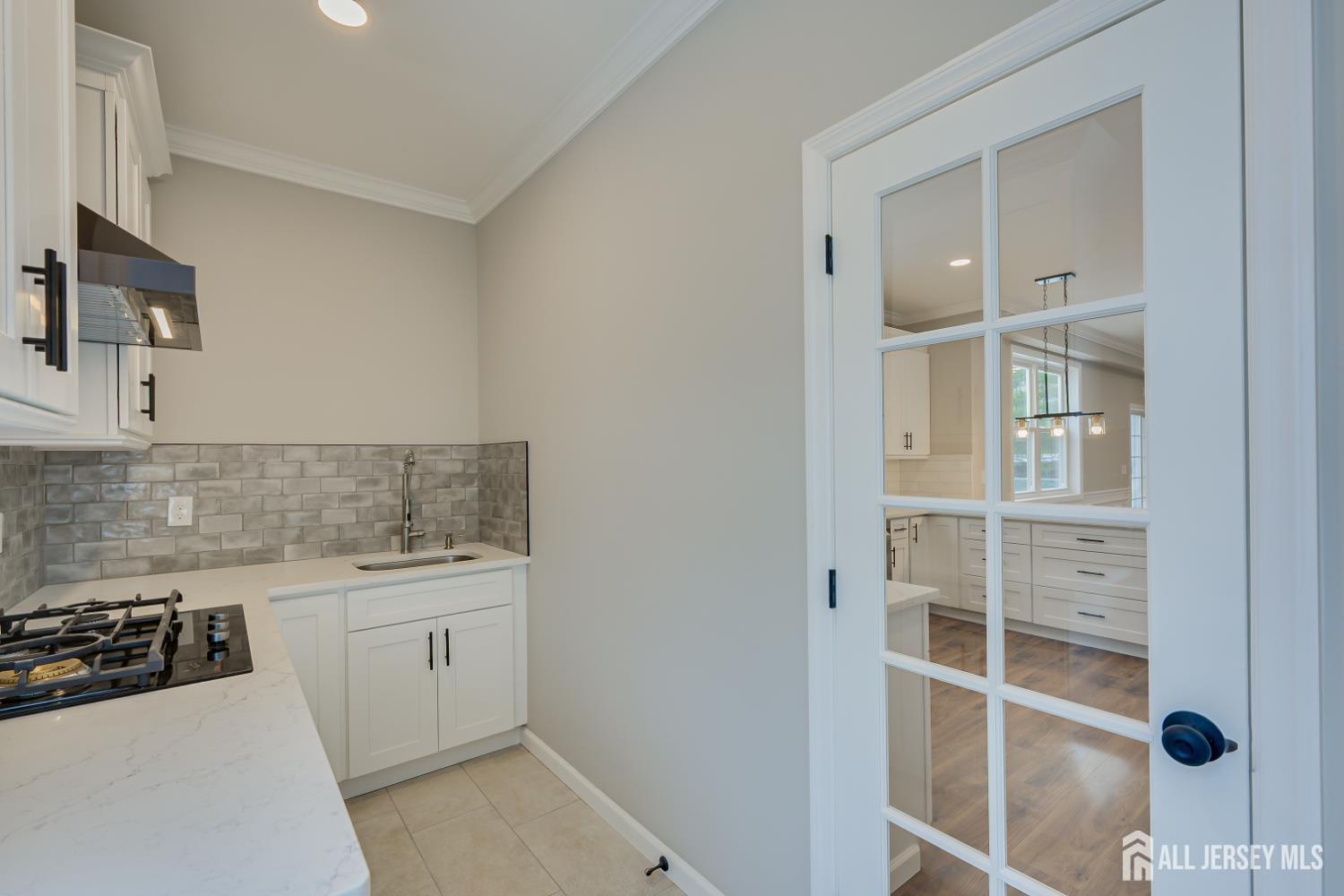 7 Vale, Edison, NJ, 08817