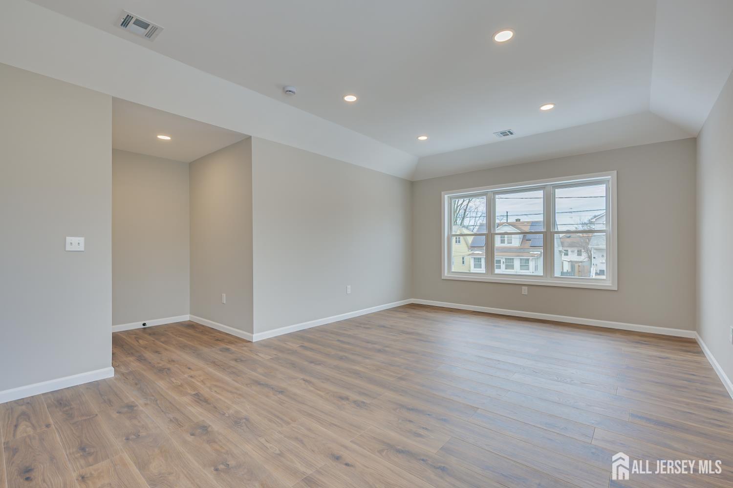 7 Vale, Edison, NJ, 08817