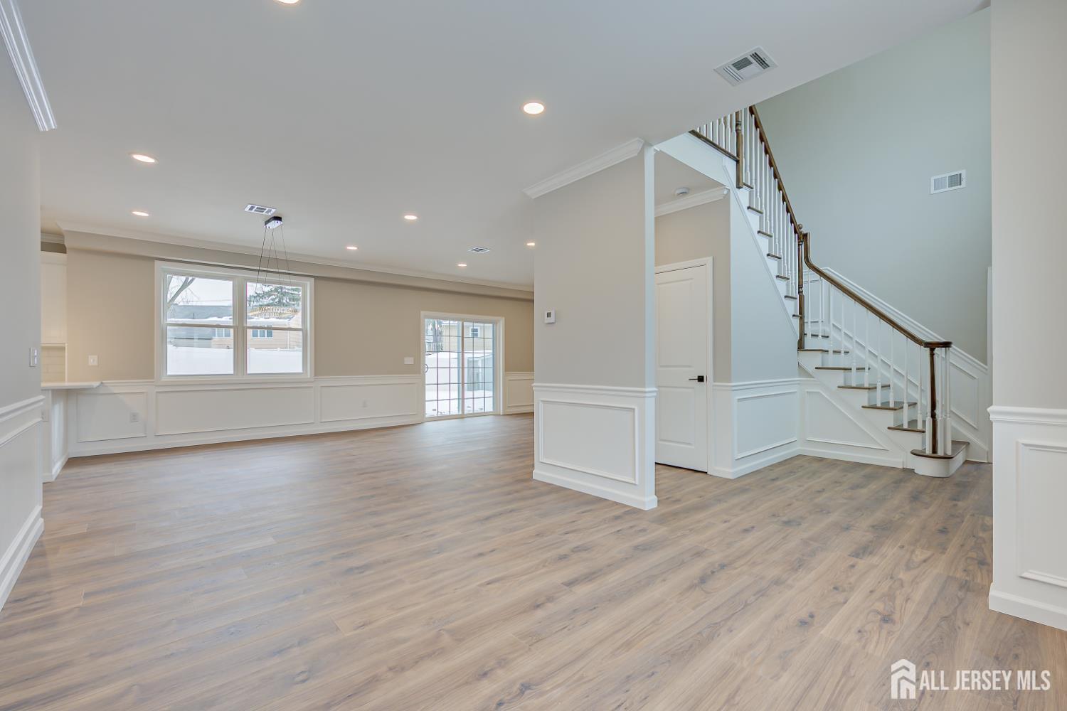 7 Vale, Edison, NJ, 08817