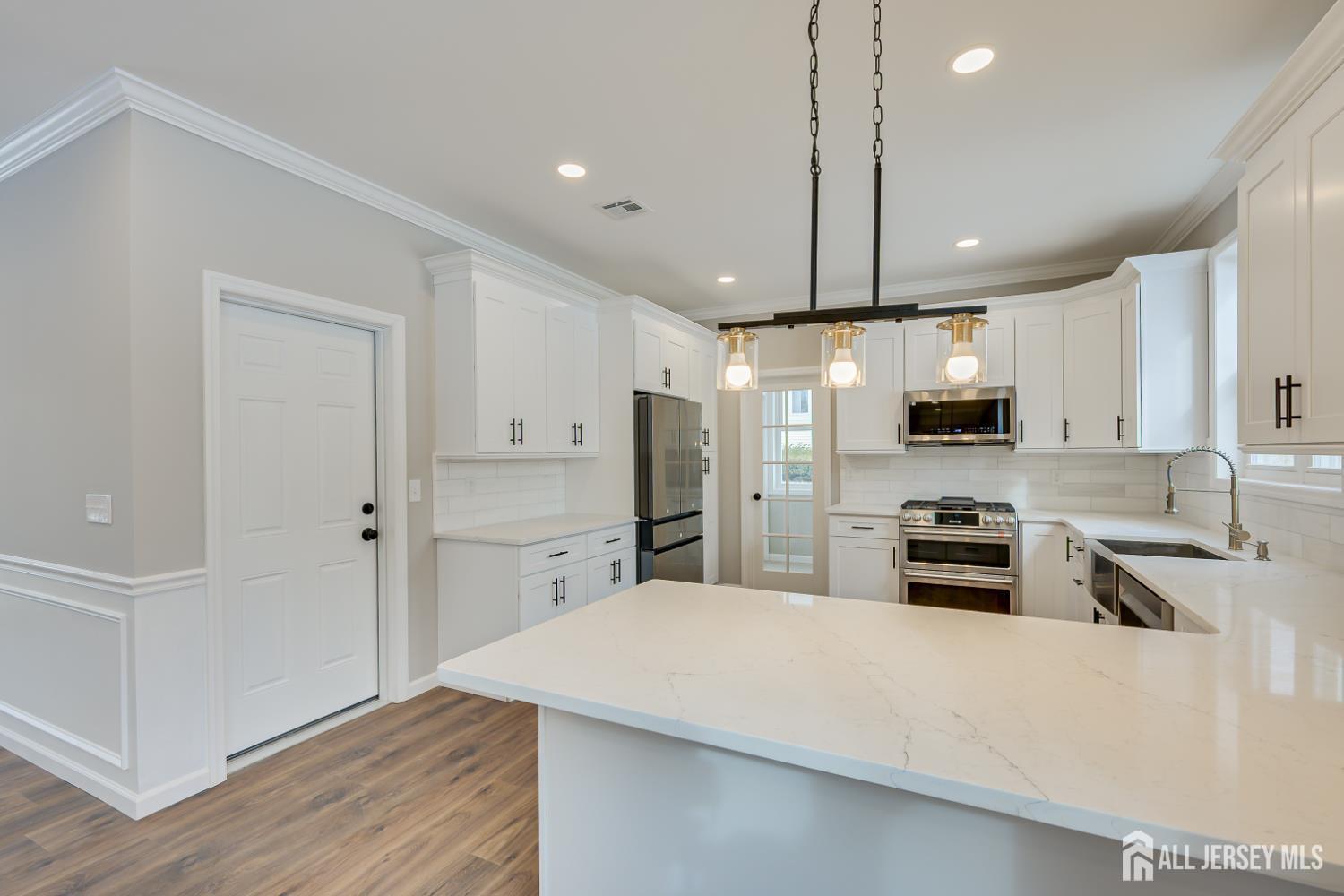 7 Vale, Edison, NJ, 08817