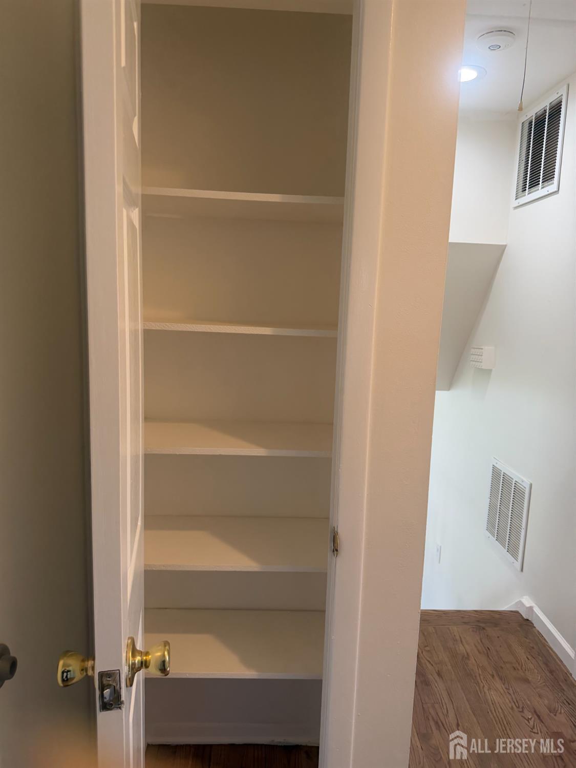 13 OAK WOOD, Parlin, NJ, 08859