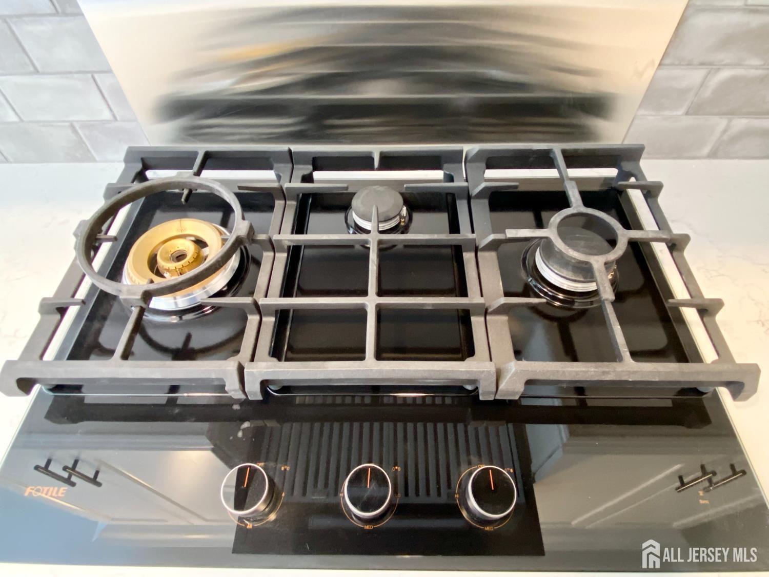 7 Vale, Edison, NJ, 08817