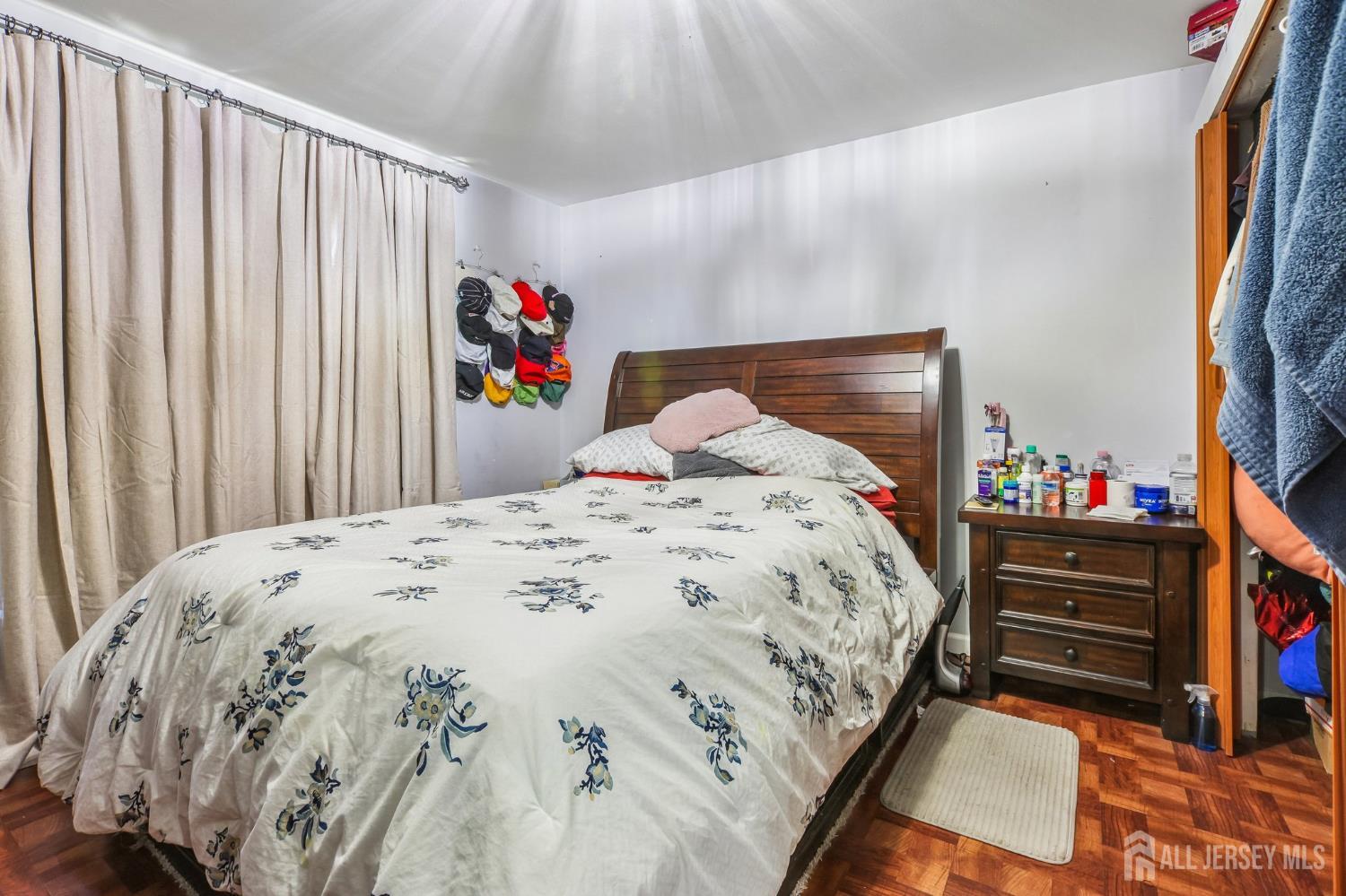 208 Gordon, Perth Amboy, NJ, 08861