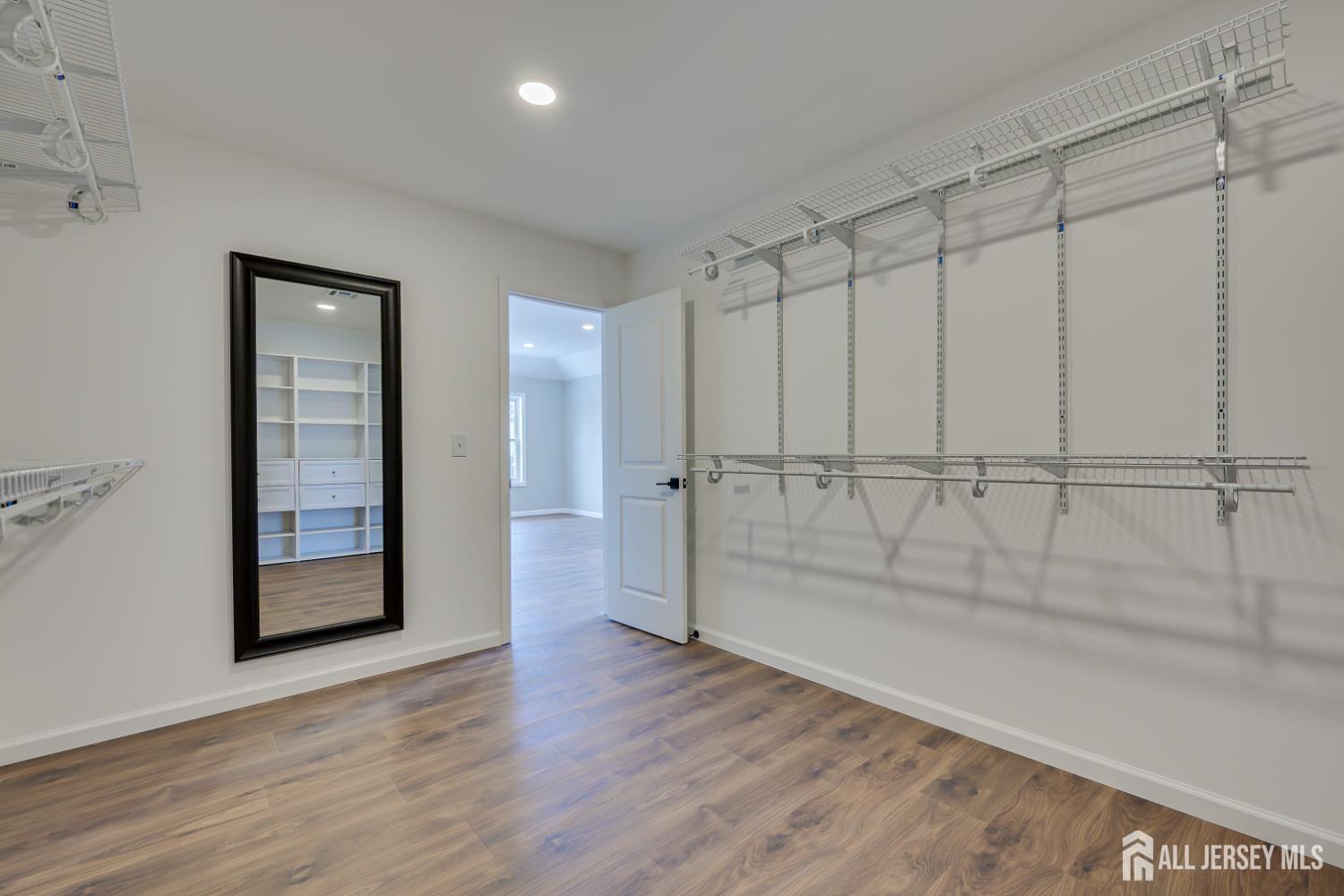 7 Vale, Edison, NJ, 08817