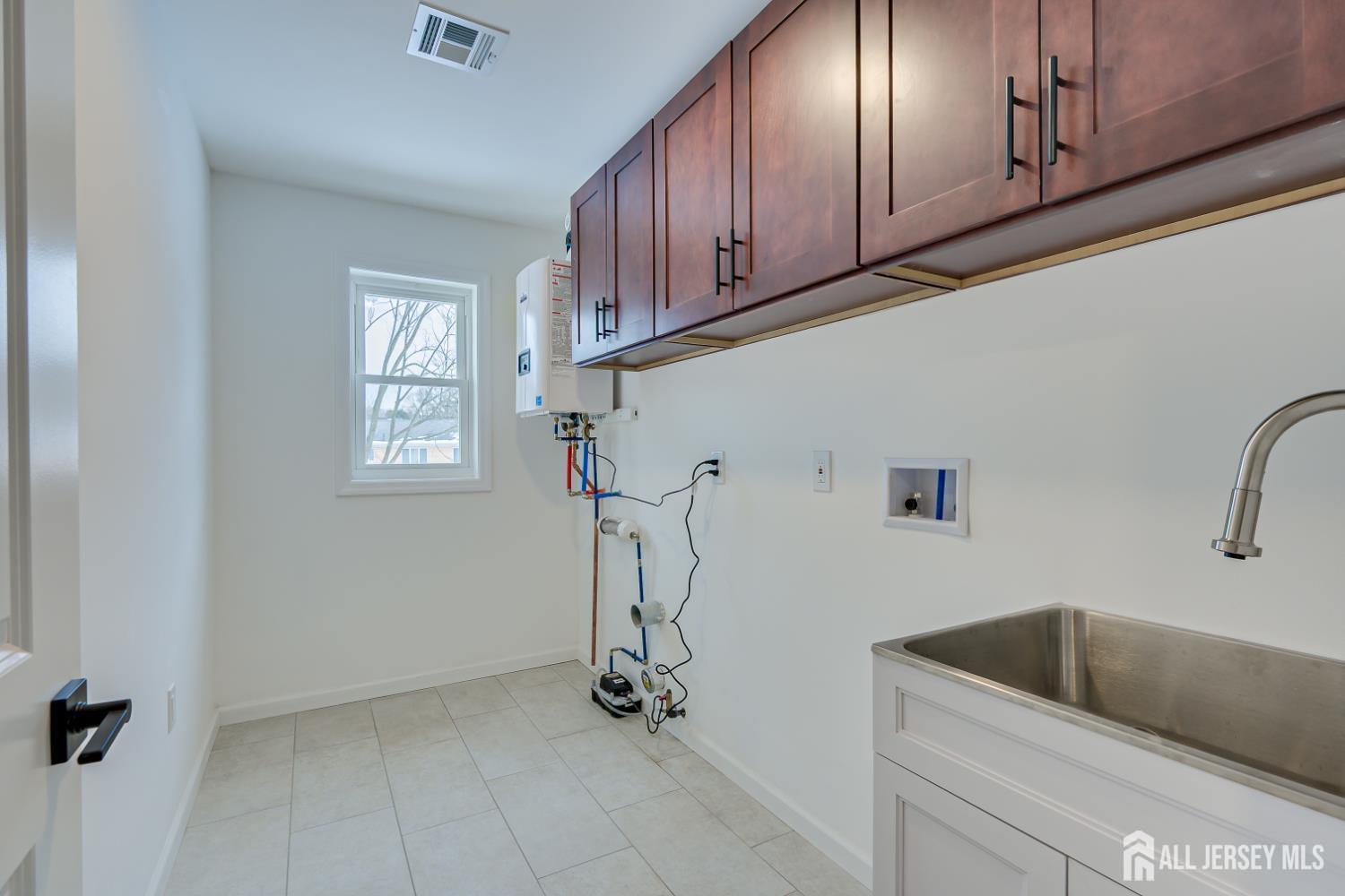 7 Vale, Edison, NJ, 08817