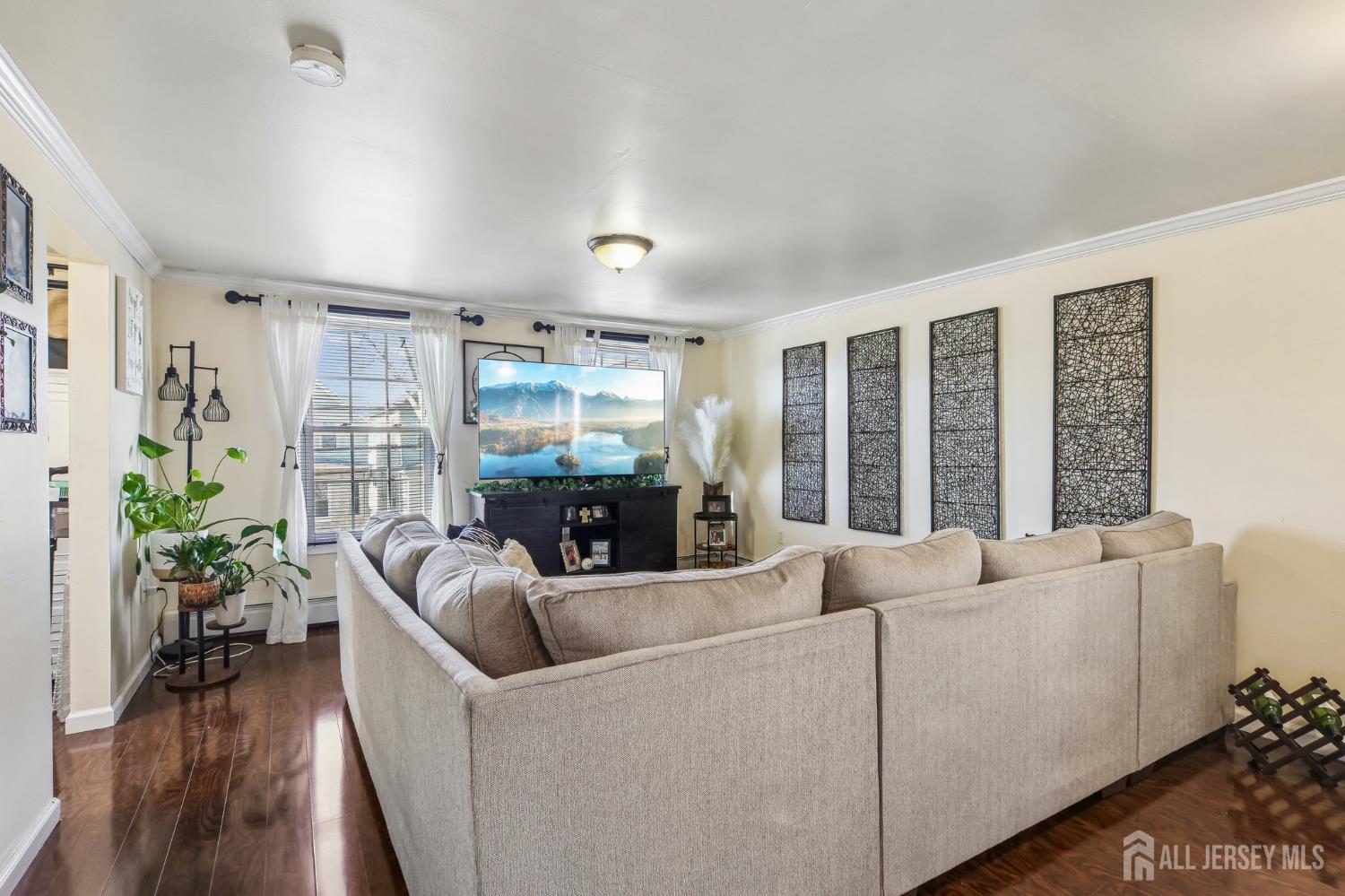 208 Gordon, Perth Amboy, NJ, 08861