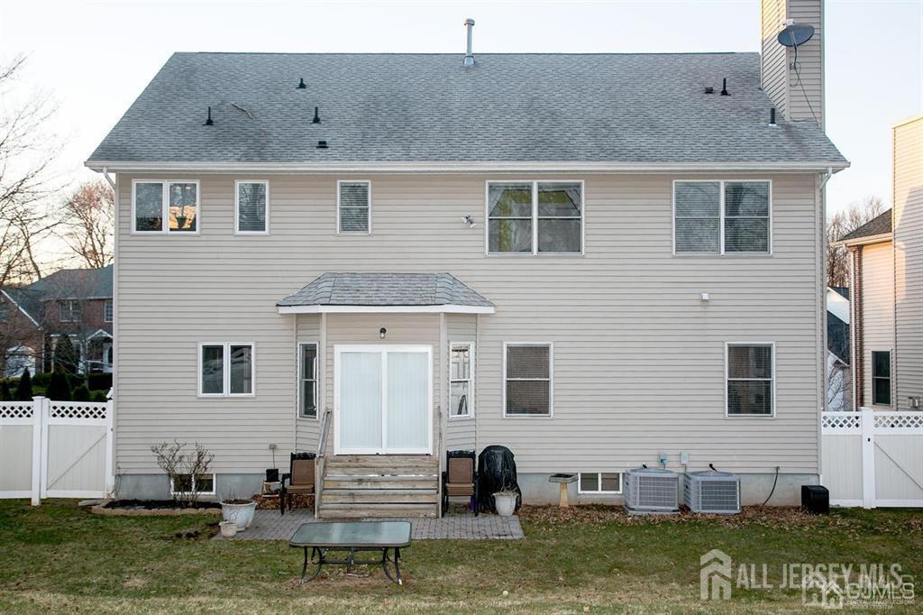 43 Melbloum, Edison, NJ, 08837