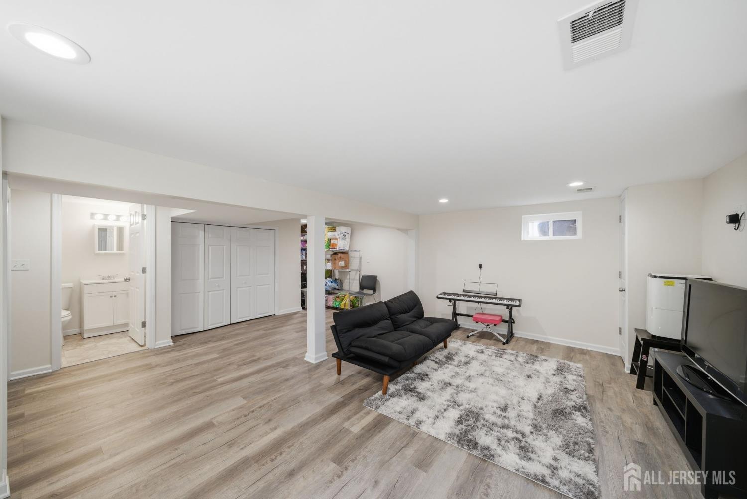 157 Freeman, Woodbridge Proper, NJ, 07095